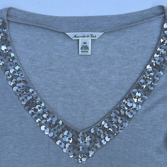 🤍Y2K Abercrombie&Fitch sequin tee🤍 - Picture 2 of 10
